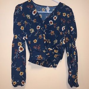 Floral long sleeve semi cropped shirt
